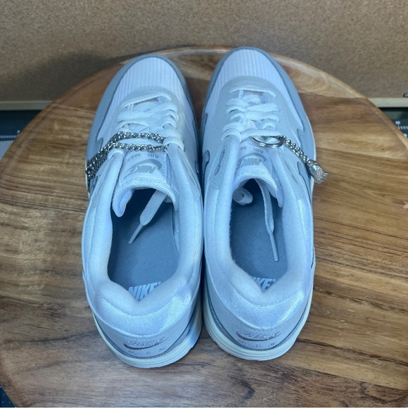 Nike
Air max
‘Pure platinum’/ sail/light/smoke Grey
Brand new - Picture 9 of 10